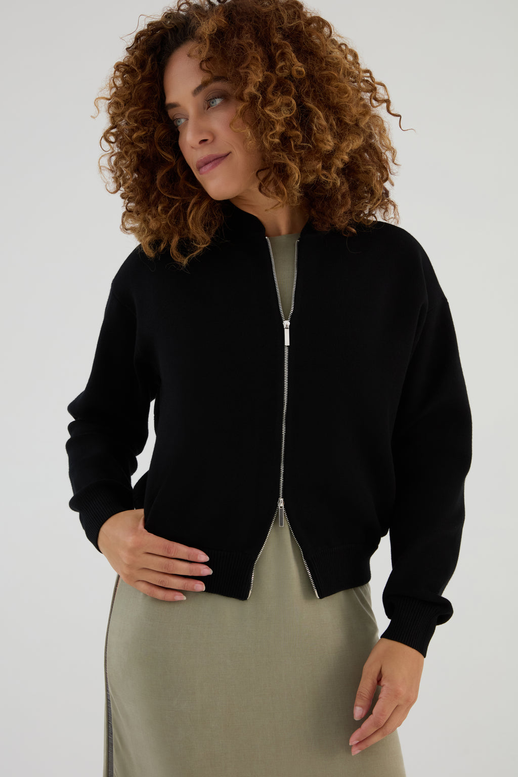 衝撃の激安コスパ・掘り出し物も In Bomber Sweater The Ink KADA - トップス